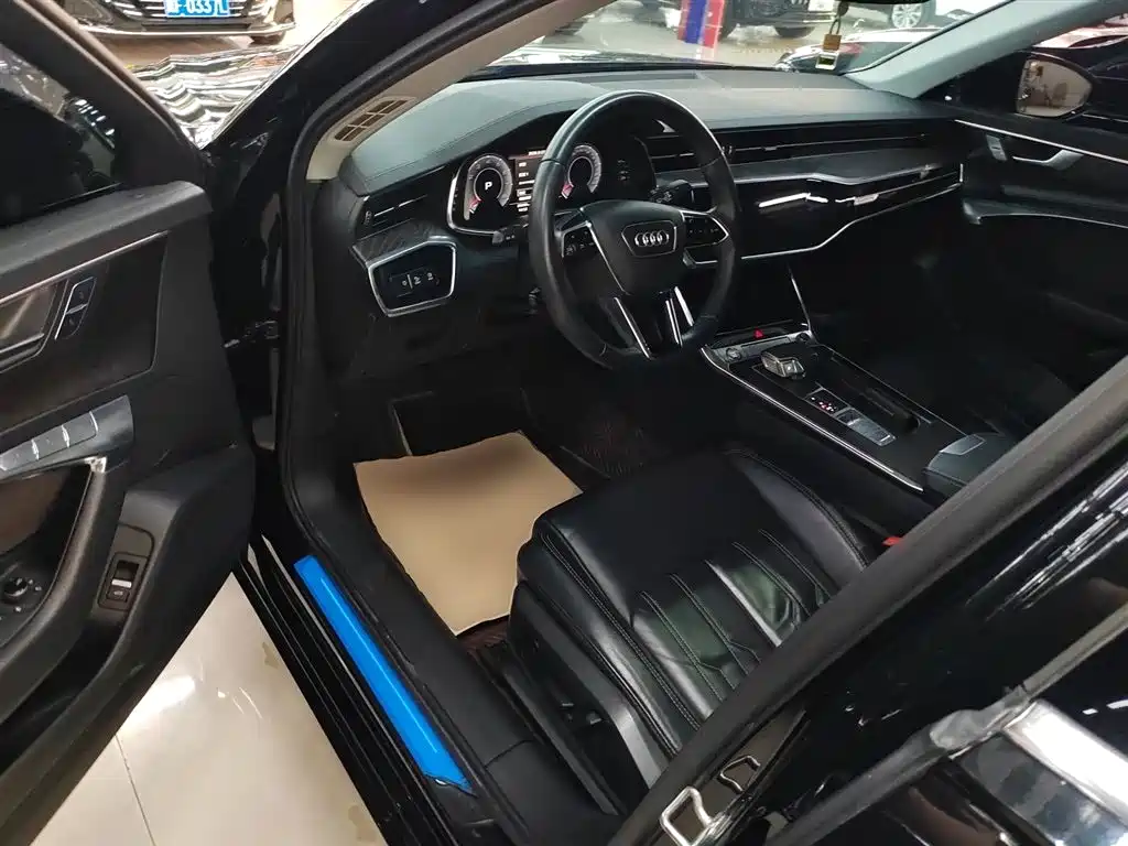 Audi A6L 2019 45 TFSI quattro Exclusive Elegance фото 16