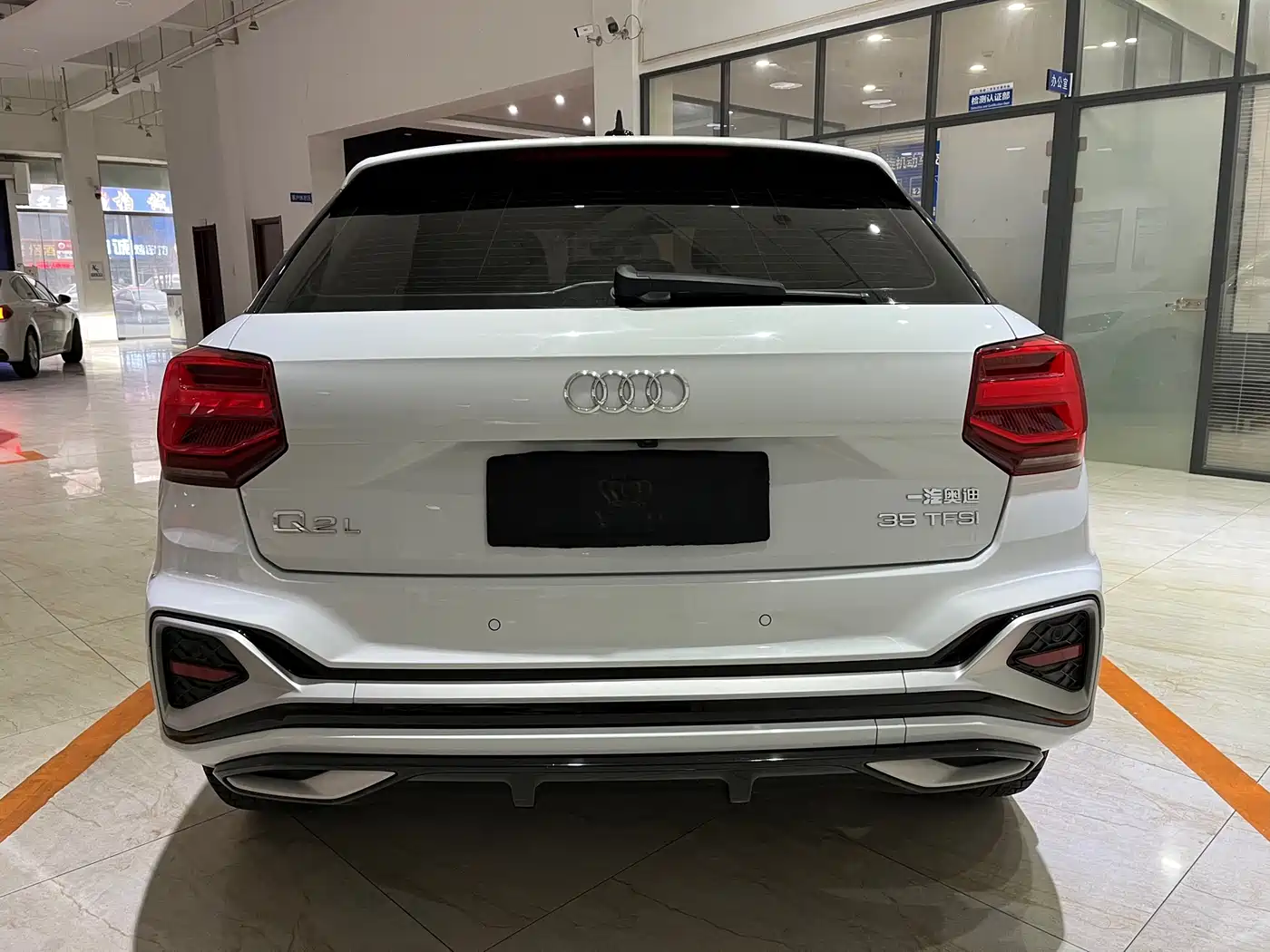 AUDI Q2L
