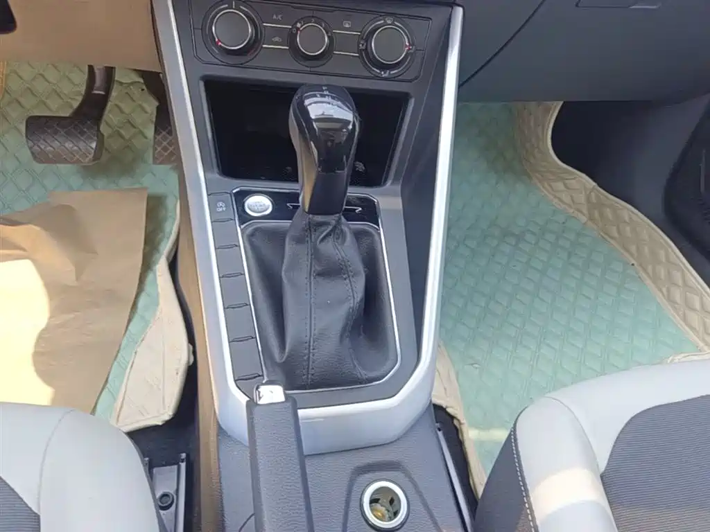 Volkswagen Polo 2021 Plus 1.5L Automatic Colorful Tech Edition фото 14