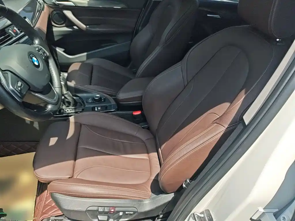 BMW X1 2019 sDrive18Li Premium Model фото 15
