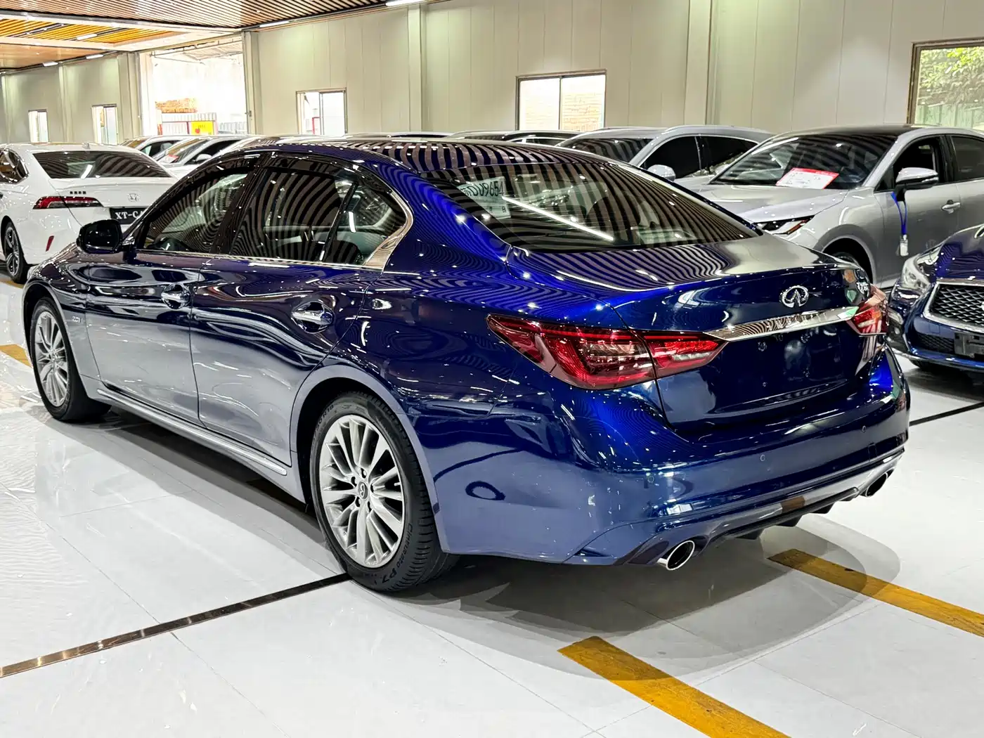 Infiniti Q50L 2019 2018 2.0T Premium Edition (China VI)