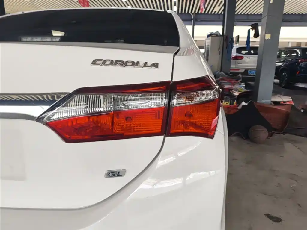 Toyota Corolla 2017 Facelift 1.6L S-CVT GL фото 8