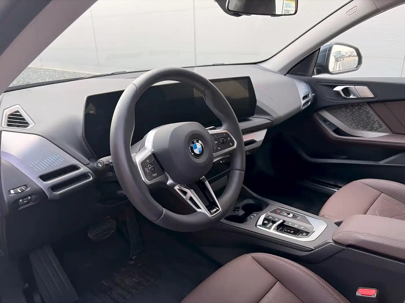 BMW 2 Series 2025 225L M Sport Package фото 9