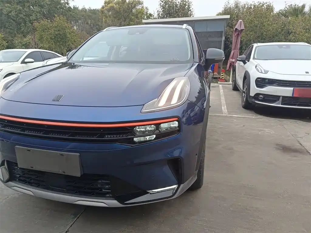 Lynk & Co 06 2020 1.5T Halo фото 15