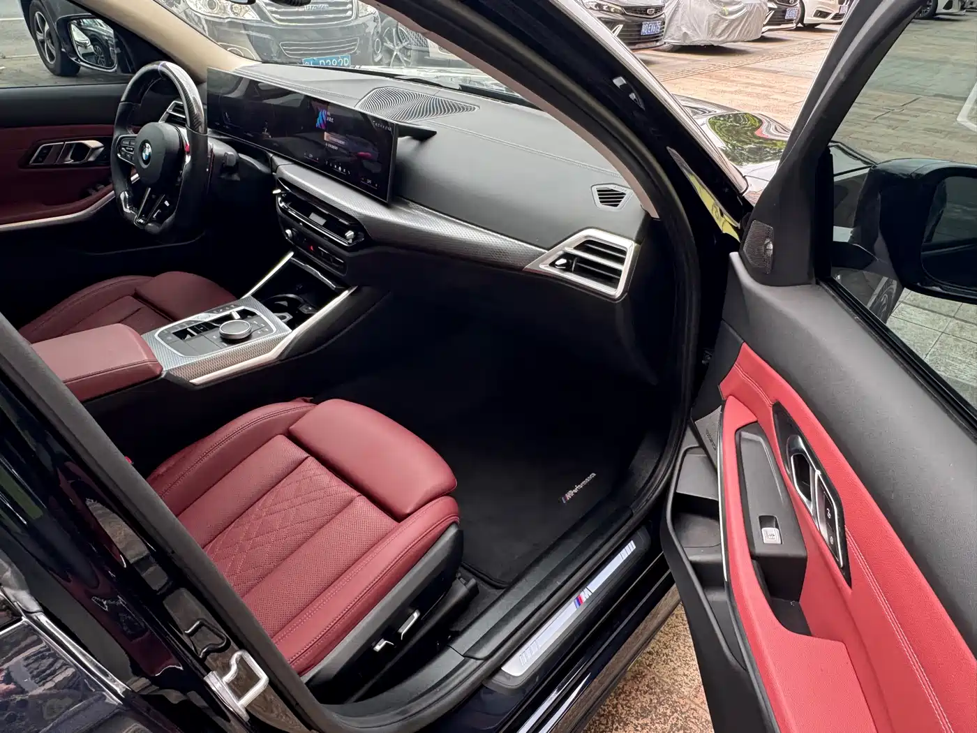 BMW 3 Series 2025 330Li M Sport Night Edition фото 8