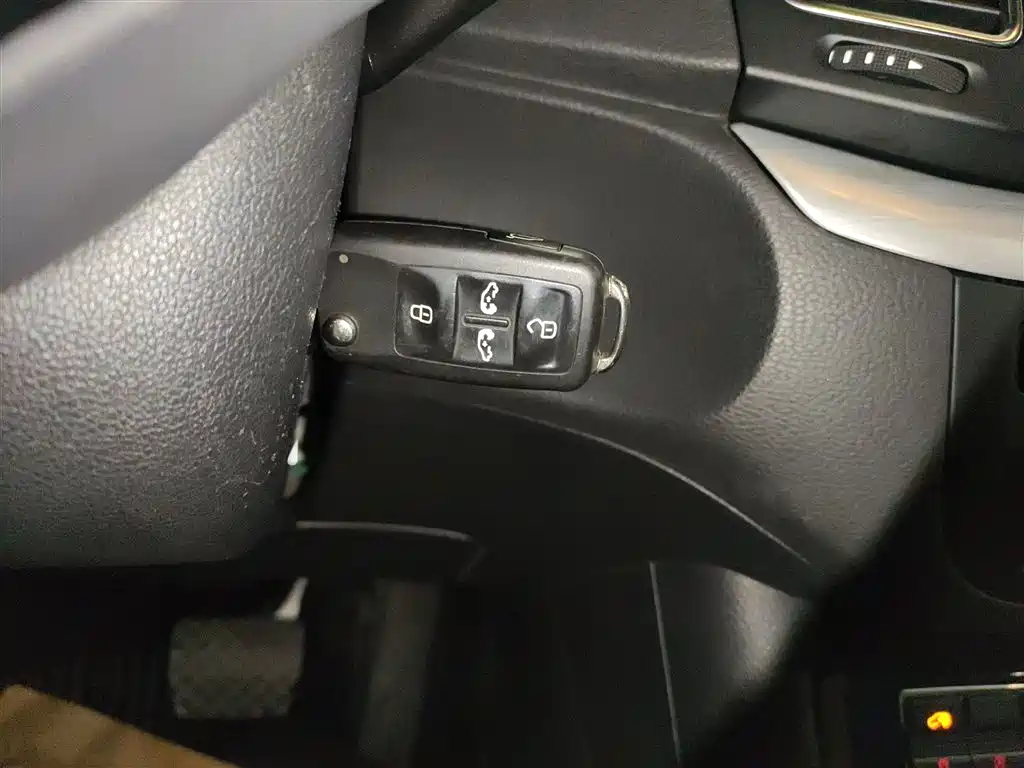 Volkswagen Sharan 2016 380TSI Comfort 7-seater фото 9