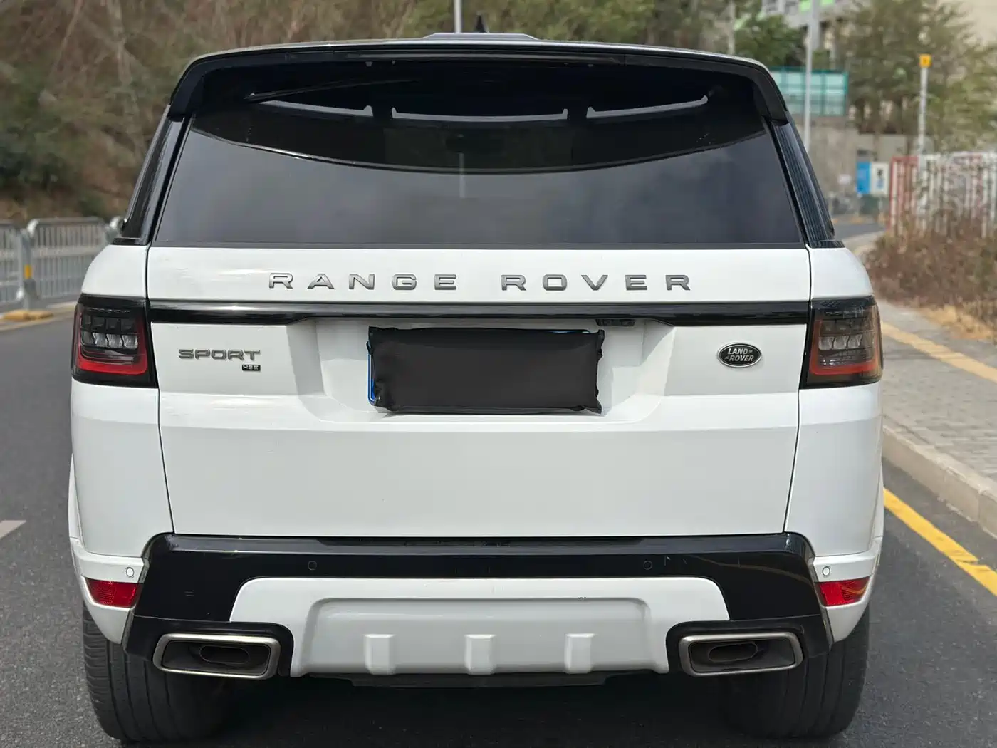 Land Rover Range Rover Sport 2021 3.0 L6 Gloss Black Edition фото 15