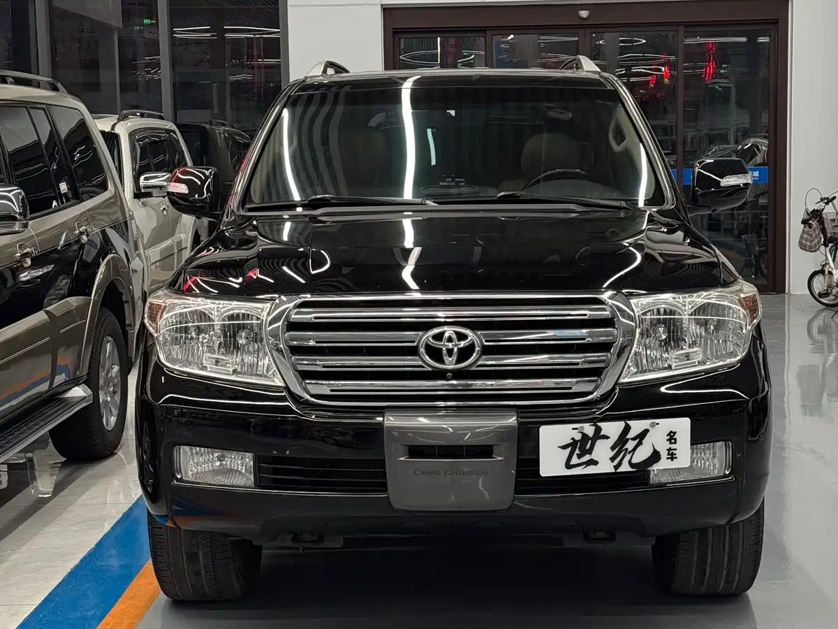 Toyota Land Cruiser (Import) фото 2