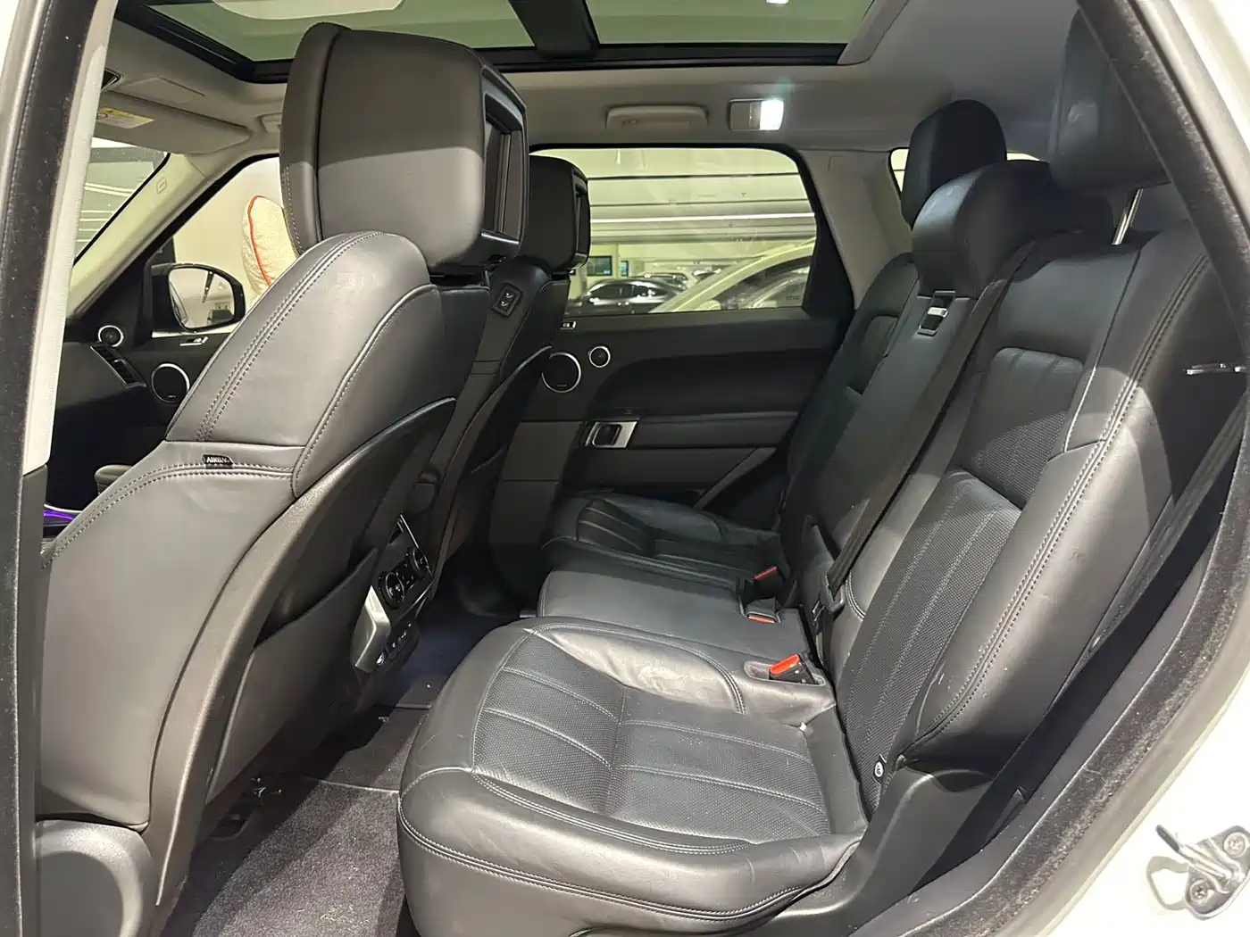 Land Rover Range Rover Sport 2021 3.0 L6 Gloss Black Edition фото 8