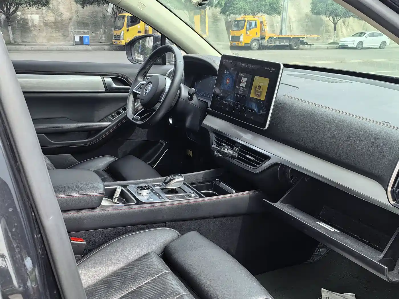 BYD Tang New Energy 2018 DM 2.0T AWD Smart Connection Genesis Edition 7-Seater China V фото 17