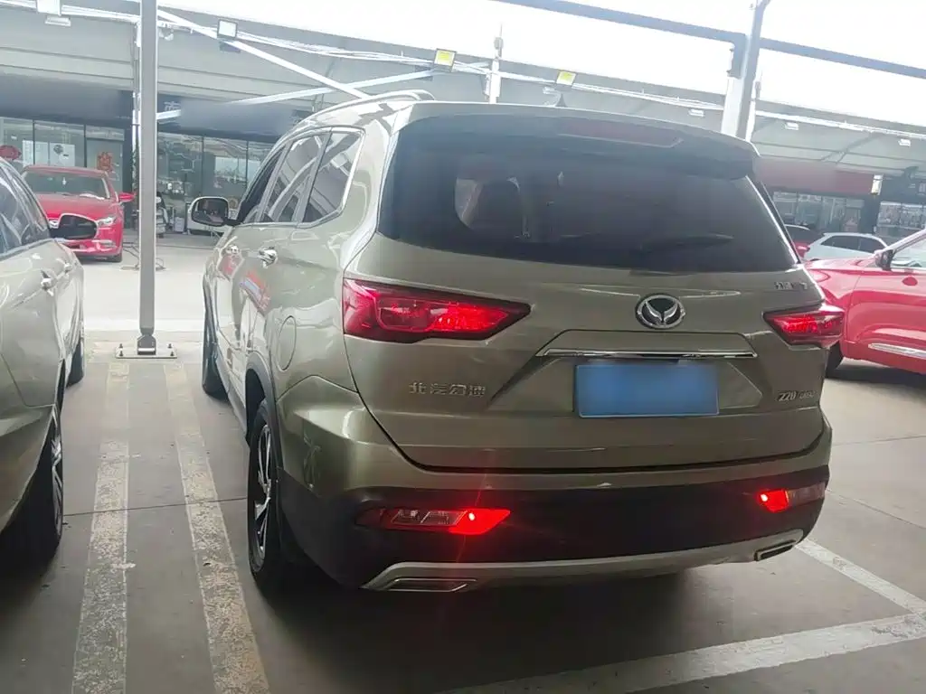 BAIC Huansu S7 2018 2018 1.5T Auto Premium Model