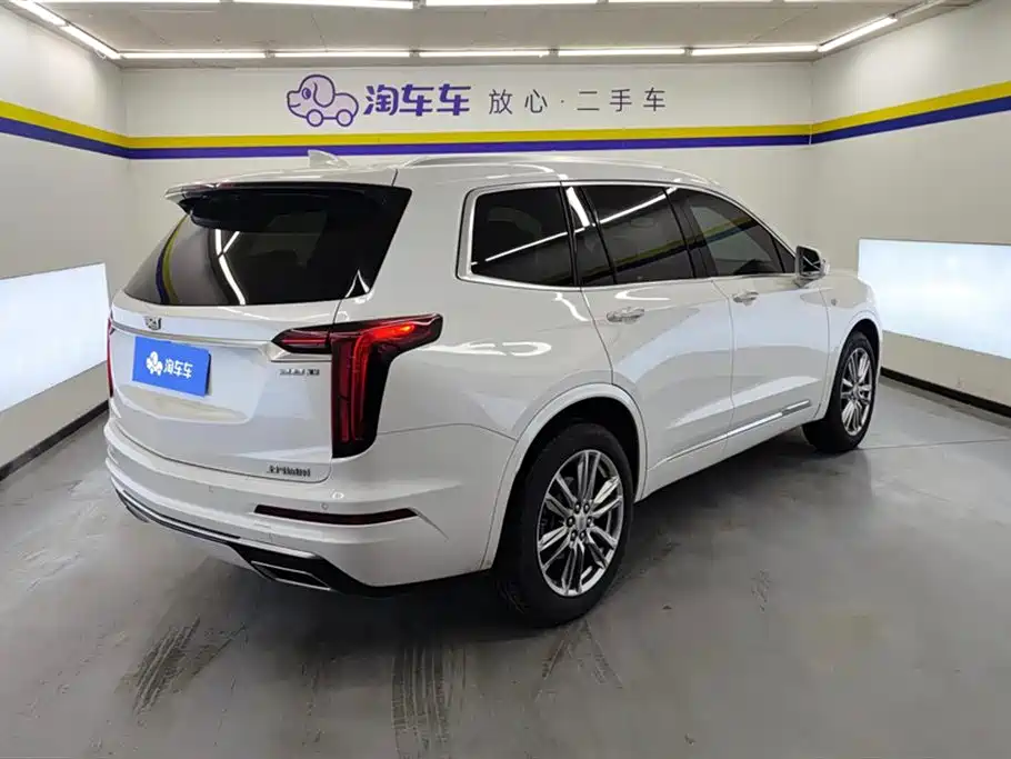 Cadillac XT6 2022 2.0T 6-Seater 2WD Luxury Edition фото 3