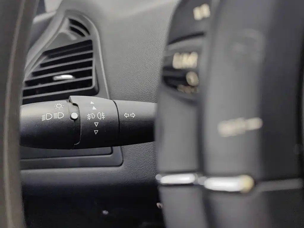Citroën C-Quatre 2014 2013 Model Sedan 2.0L Manual Comfort Style