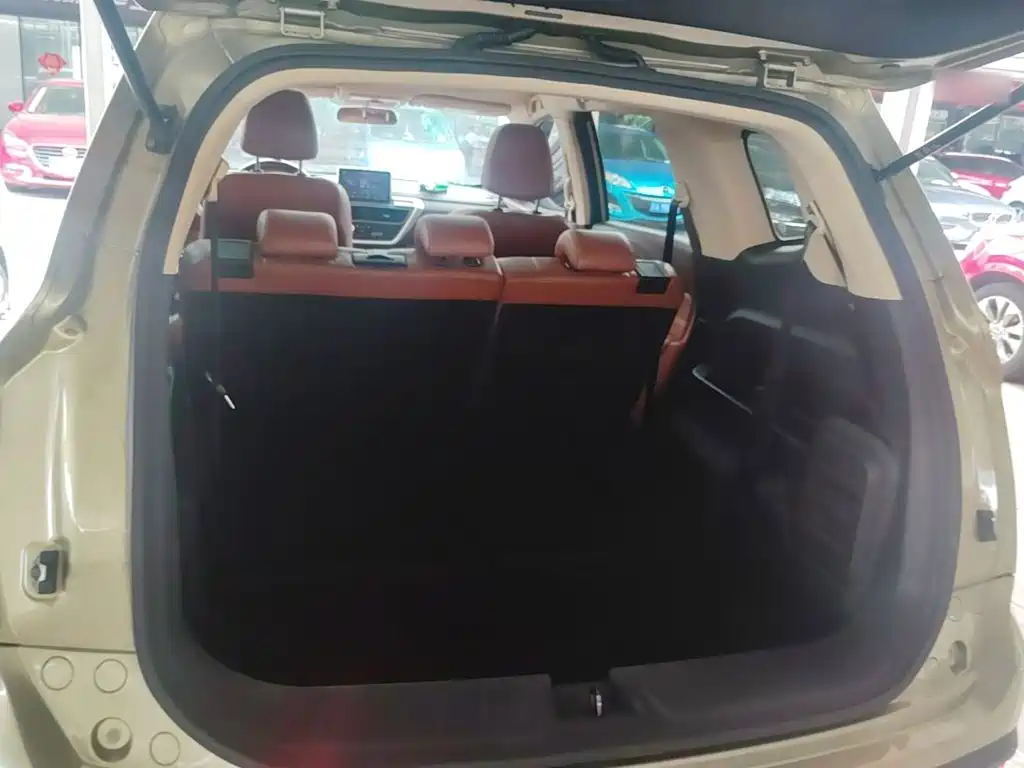 BAIC Huansu S7 2018 2018 1.5T Auto Premium Model