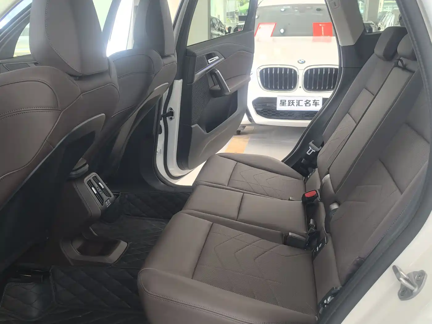 BMW X1 2025 sDrive25Li M Sport Package фото 11