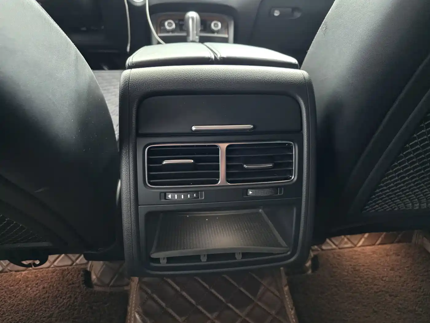 Фото 9 - Volkswagen Touareg