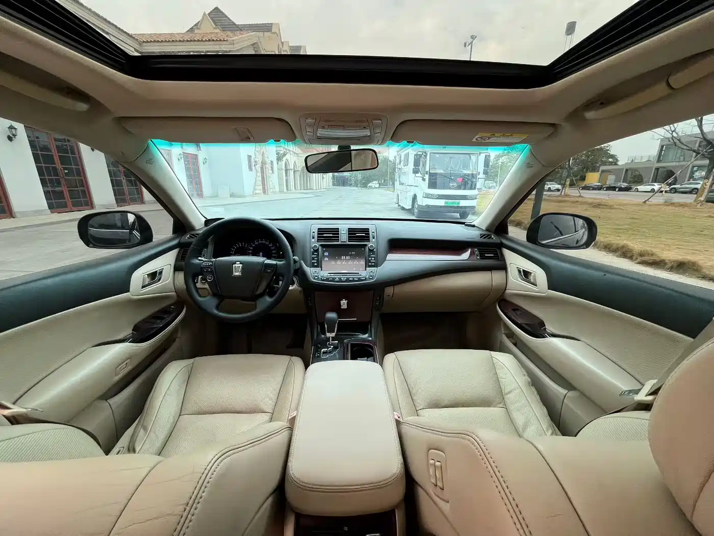 Toyota Crown 2011 2.5L Royal Leather Sunroof Special Edition фото 9
