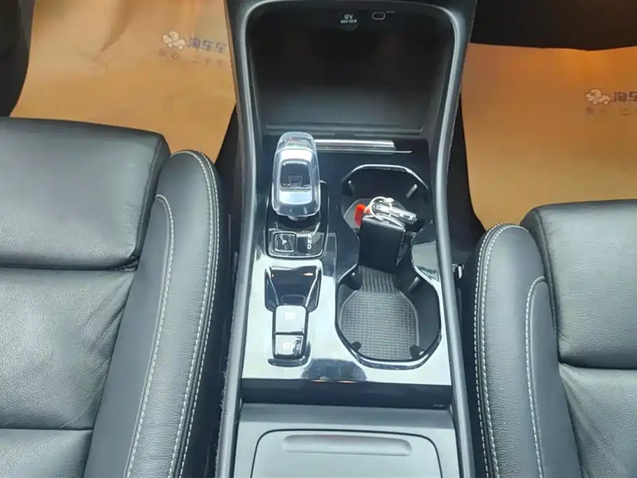 Фото 16 - Volvo XC40