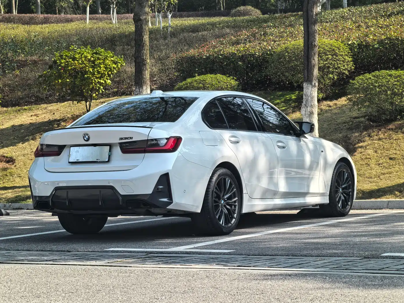BMW 3 Series 2024 325i M Sport Package фото 10