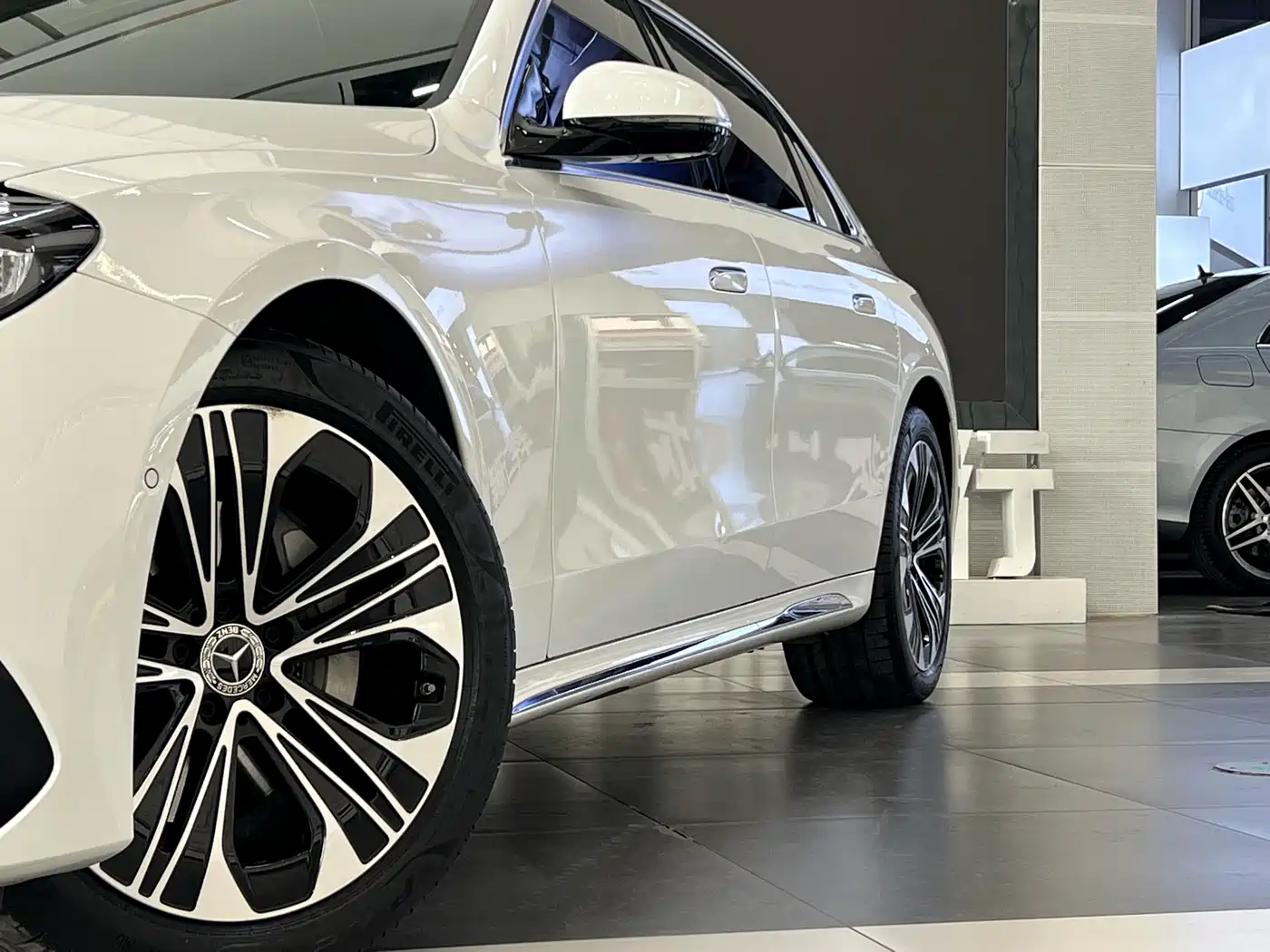 Mercedes-Benz E-Class 2024 E 300 L Fashion Sport фото 2