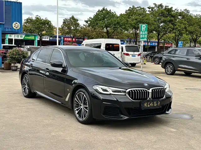 BMW 5 Series 2023 530Li Leading M Sport Package — фото 2