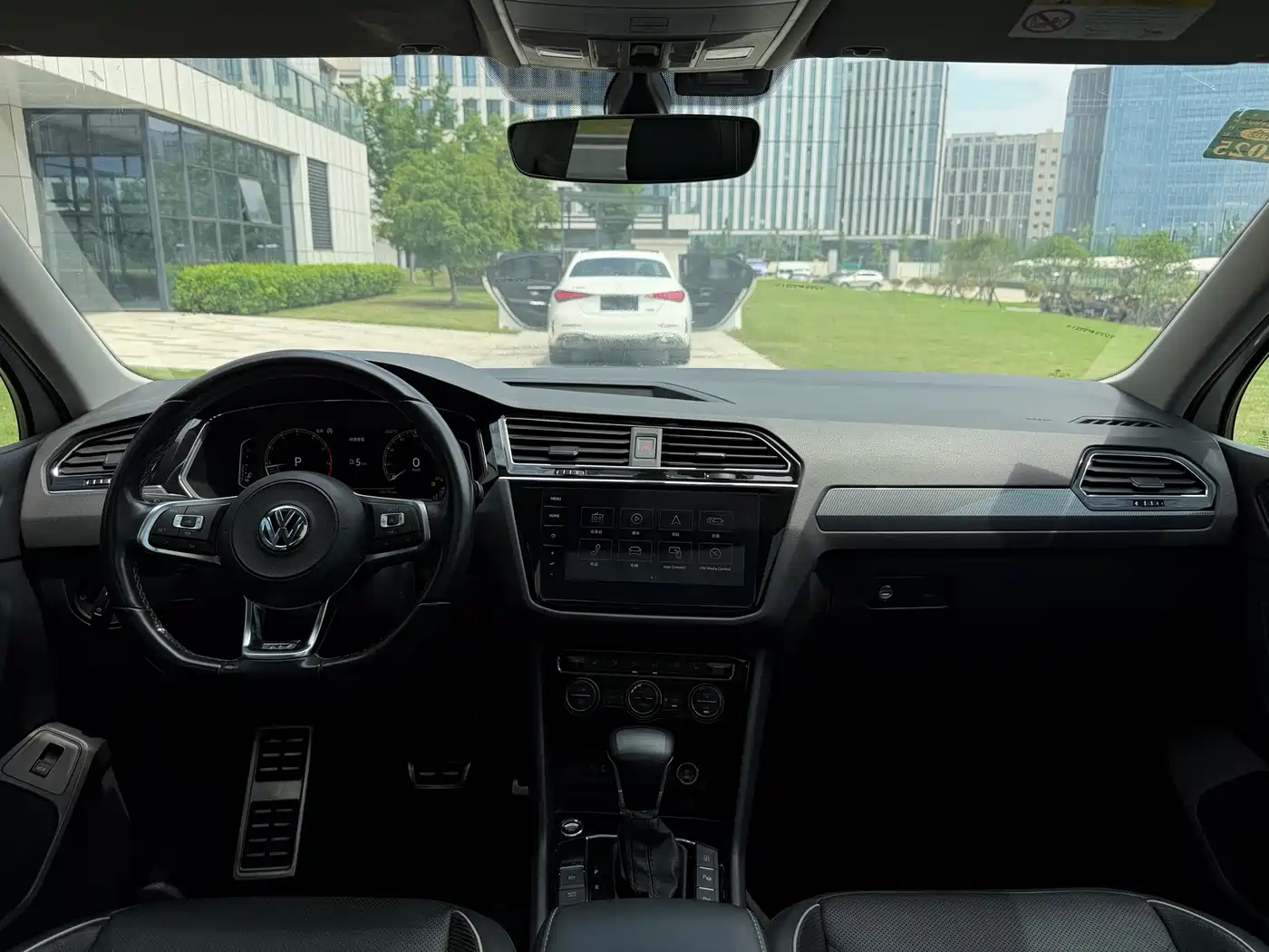 Volkswagen Tiguan L 2019 330TSI Automatic 2WD R-Line Flagship Edition China VI фото 16