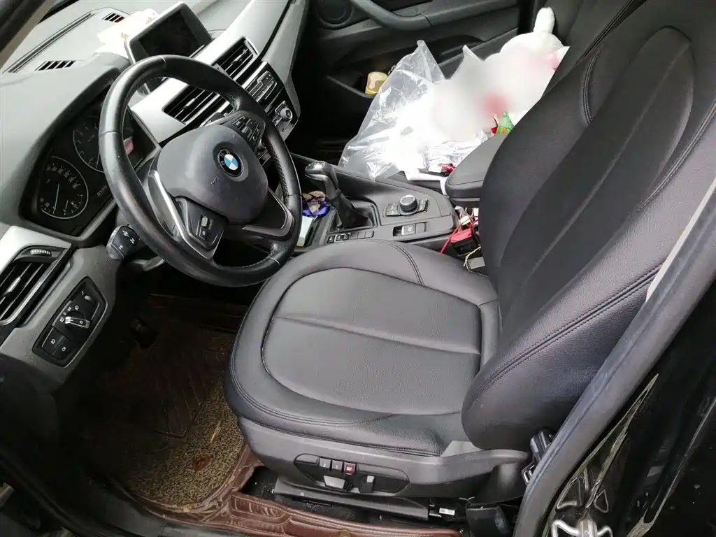 BMW X1 2018 sDrive20Li Leading Model фото 8