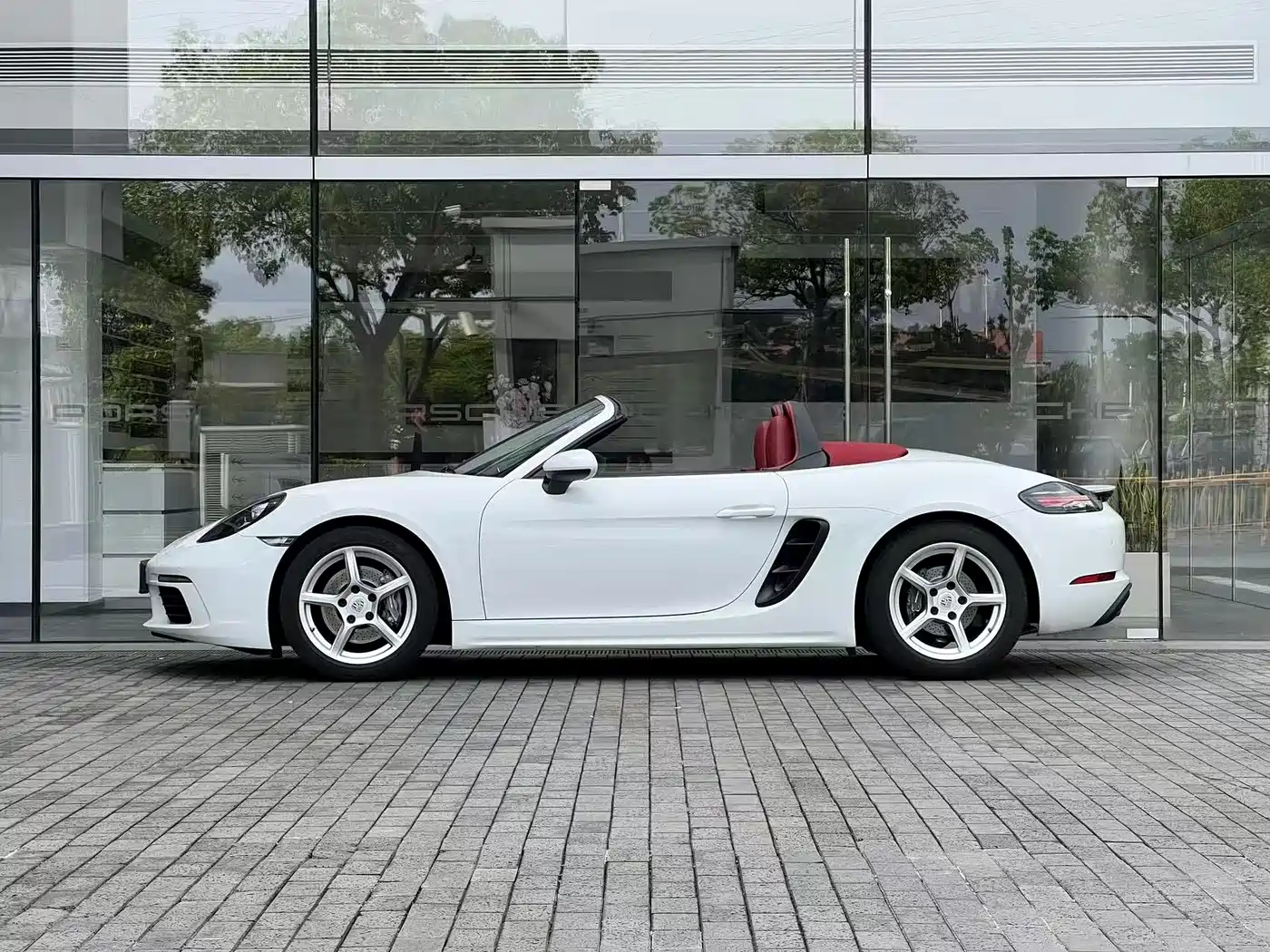 Porsche 718 2023 Boxster Style Edition 2.0T фото 2