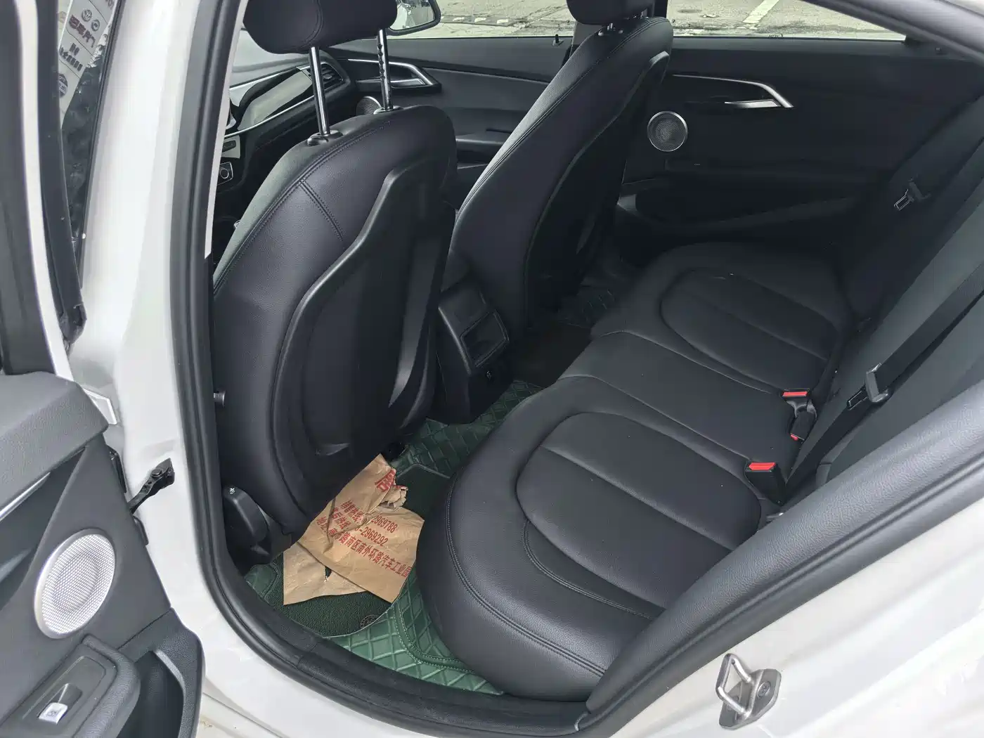 BMW 1 Series 2023 120i M Sport фото 10