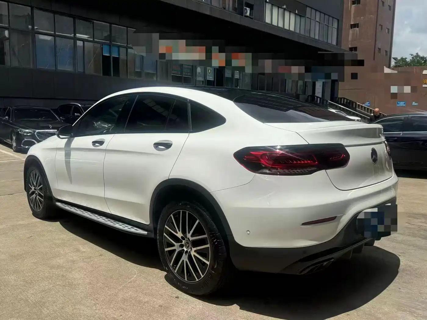 Mercedes-Benz GLC Coupe 2020 GLC 300 4MATIC Coupe SUV фото 8