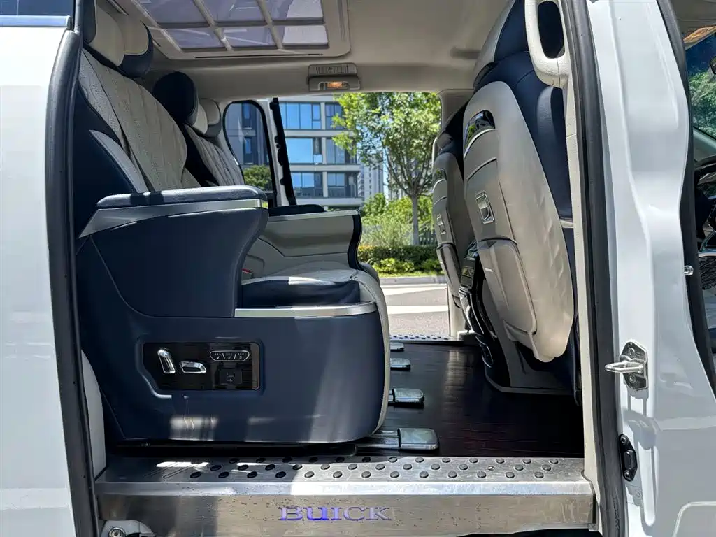 Buick GL8 2021 Land Business Class 652T Comfort фото 9