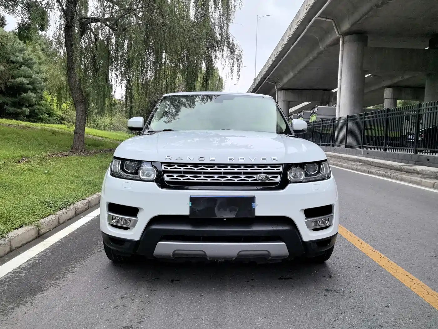 Фото 2 - Land Rover Range Rover Sport