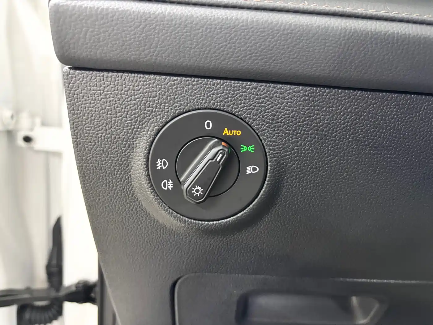 Volkswagen Tharu 2022 280TSI FWD Luxury Edition фото 14