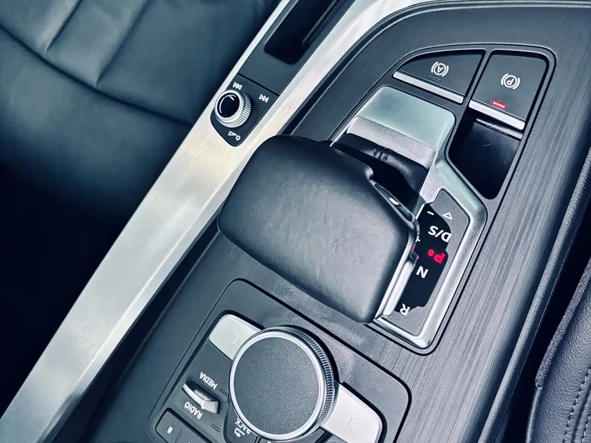 Audi A4L 2019 40 TFSI Fashion (China V) фото 12