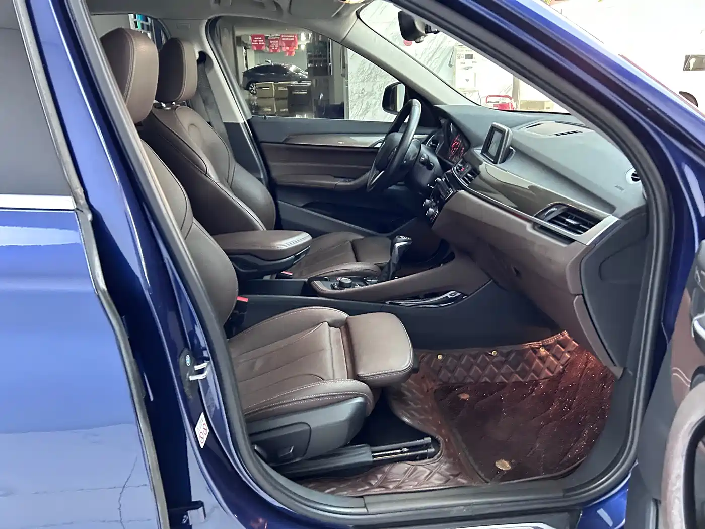 BMW X1 2018 sDrive18Li Premium Model фото 10