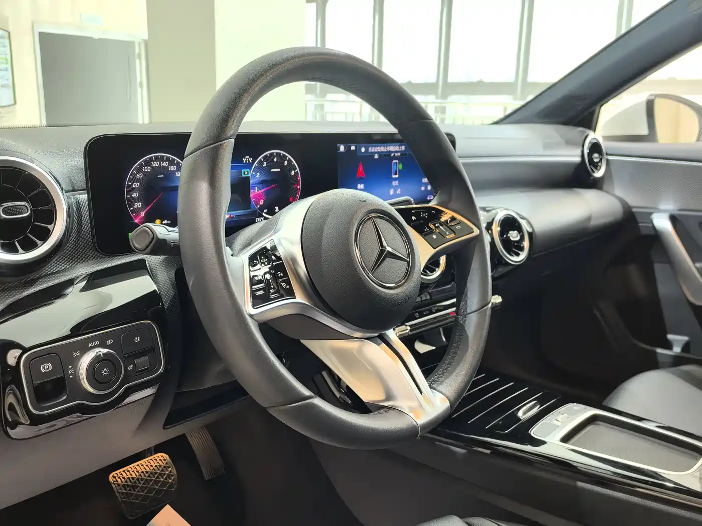 Mercedes-Benz A-Class 2023 A 180 L фото 7