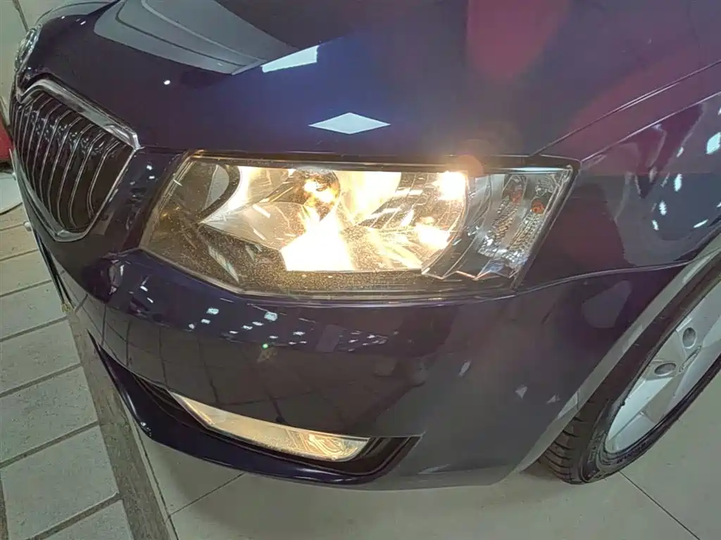 Škoda Octavia 2015 1.6L Automatic逸杰版 фото 24