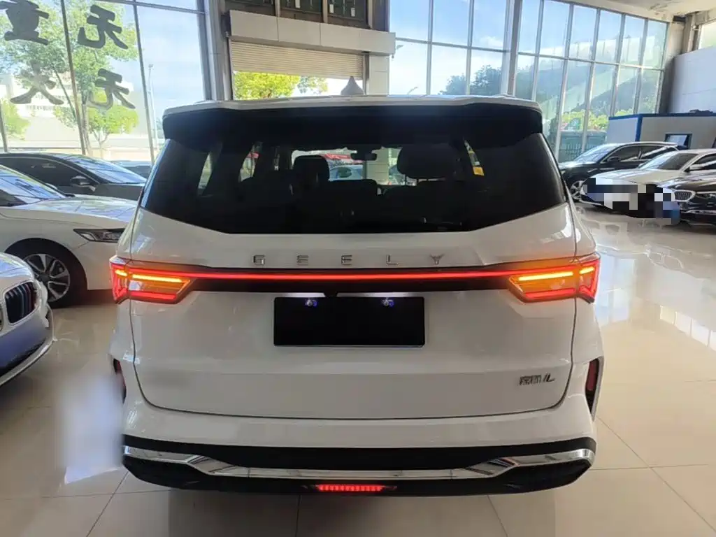 Фото 6 - Geely Jiaji