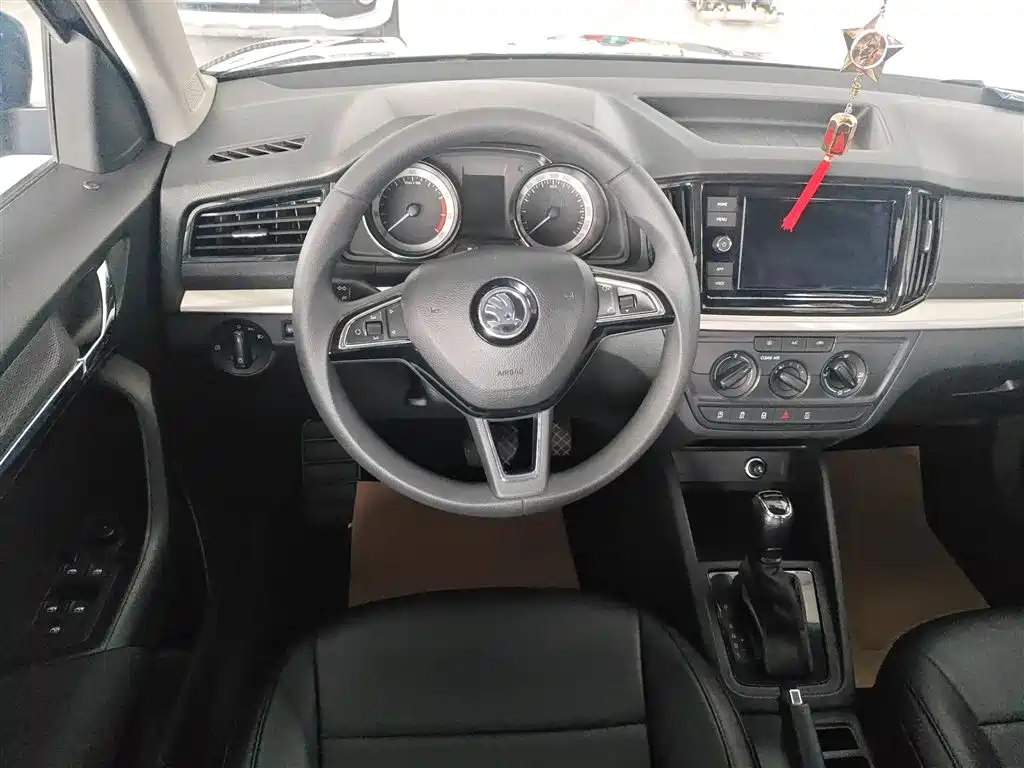 Škoda Kamiq 2018 1.5L Auto Standard Edition China V фото 11