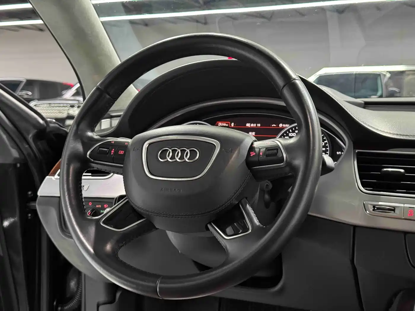 Photo 11 - Audi A8