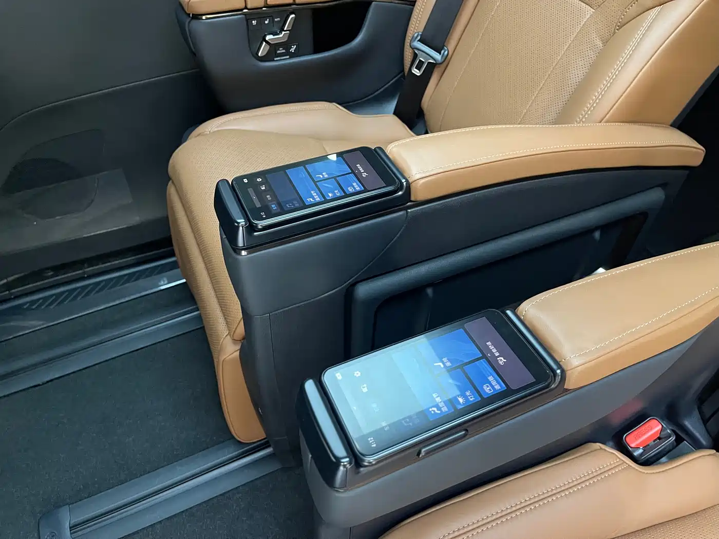 Toyota Vellfire 2024 Crown Hybrid 2.5L Premium Edition фото 14