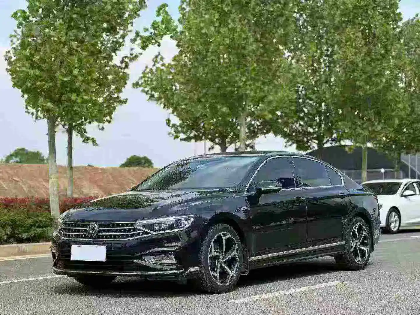 Volkswagen Magotan 2023 Model 2 Million Commemorative Edition 330TSI DSG Luxury
