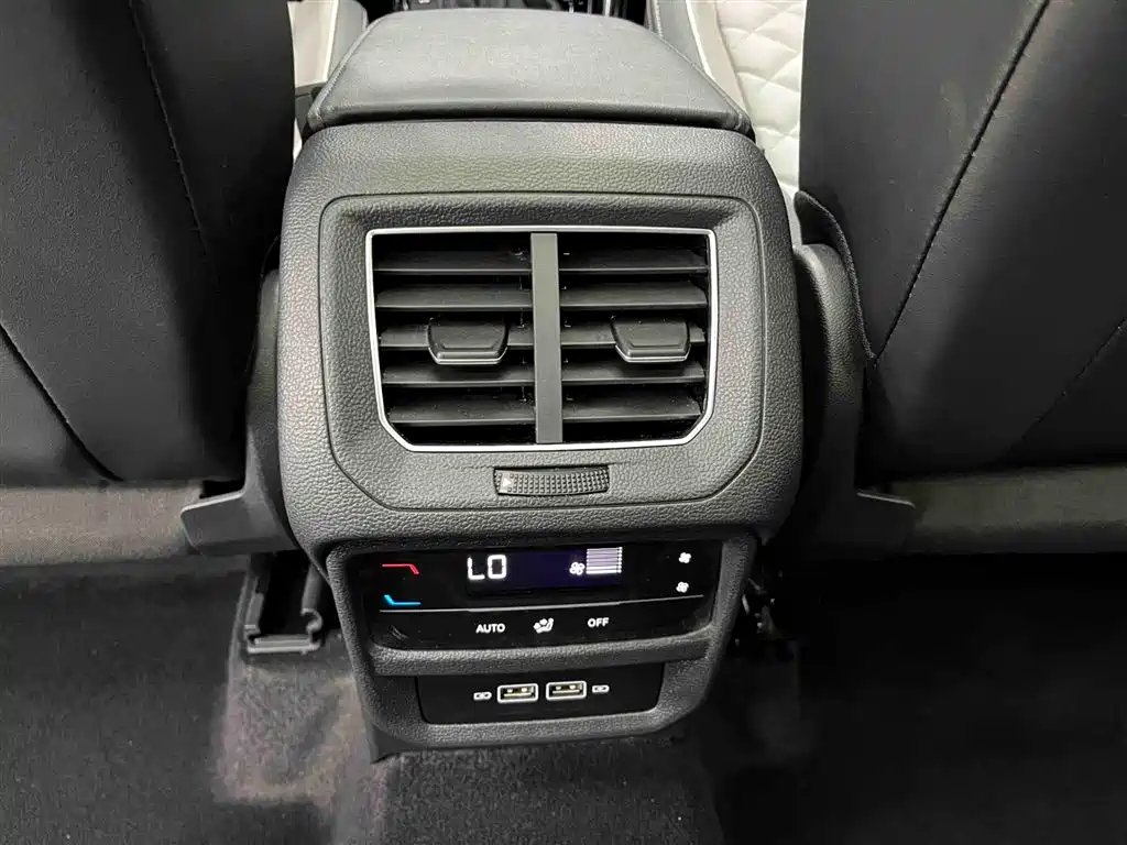 Volkswagen Tayron 2023 280TSI 2WD Luxury Plus Advanced Edition фото 14