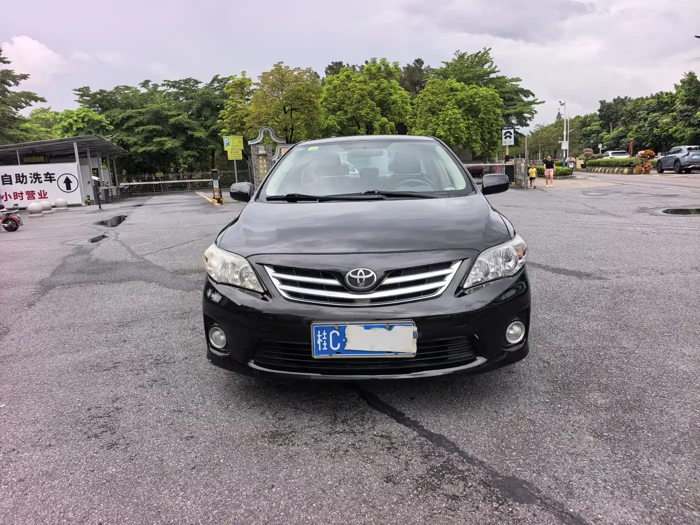 Фото 2 - Toyota Corolla