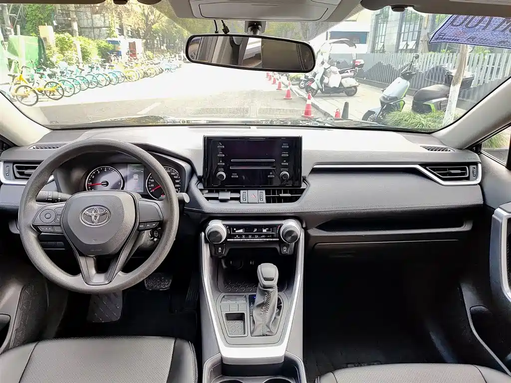 Toyota Wildlander 2022 Facelift 2.0L CVT 2WD Leading Edition фото 10
