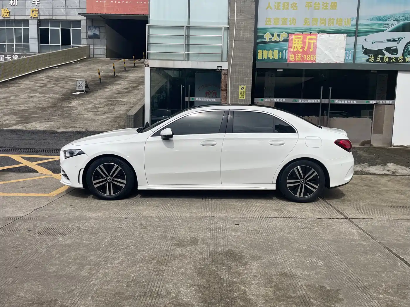 Mercedes-Benz A-Class 2019 A 180 L Sport Sedan фото 16