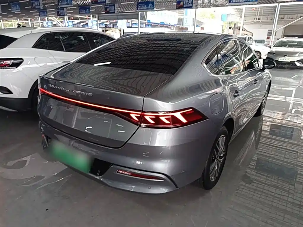 BYD Qin PLUS 2021 DM-i 120KM Flagship фото 7