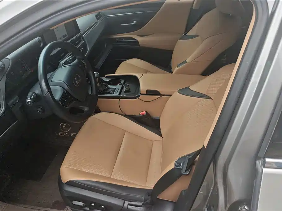Lexus ES 2022 200 Excellence Edition фото 9