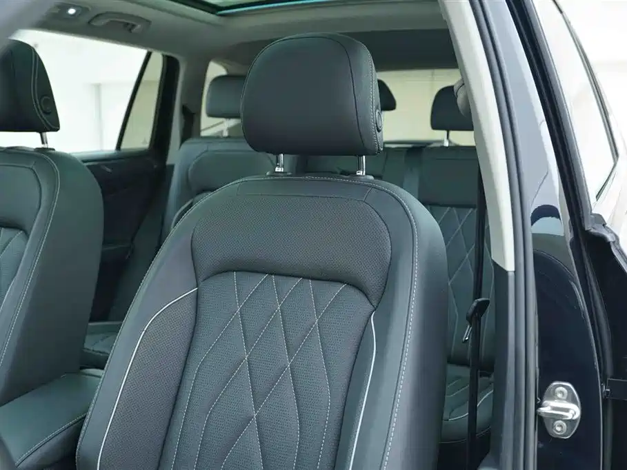 Volkswagen Tiguan L 2022 330TSI Auto 2WD R-Line Premium Edition фото 13