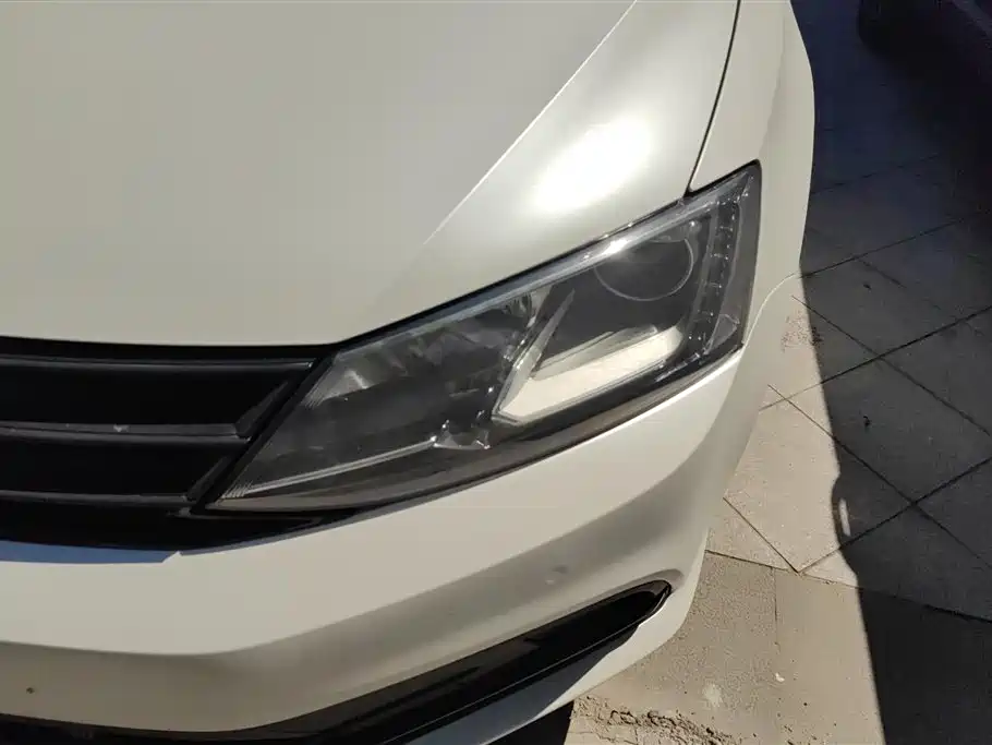 Volkswagen Sagitar 2017 230TSI Automatic Luxury фото 5